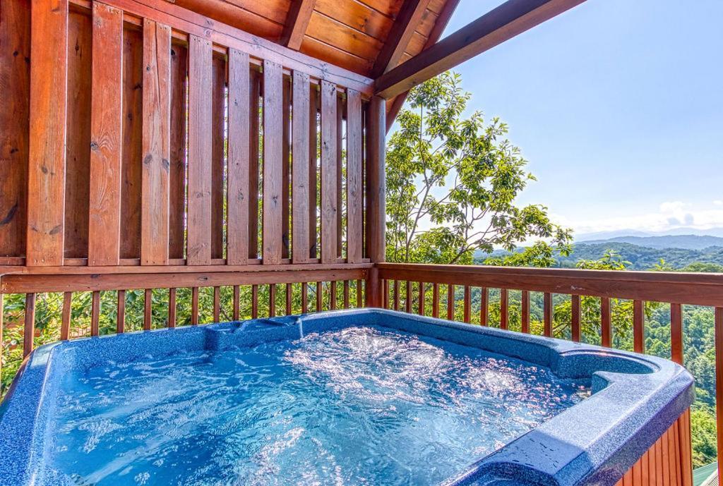 A Higher Calling, 1089 Of Free Area Attraction Tickets For Each Paid Day, Dollywood And More! Pigeon Forge Kültér fotó