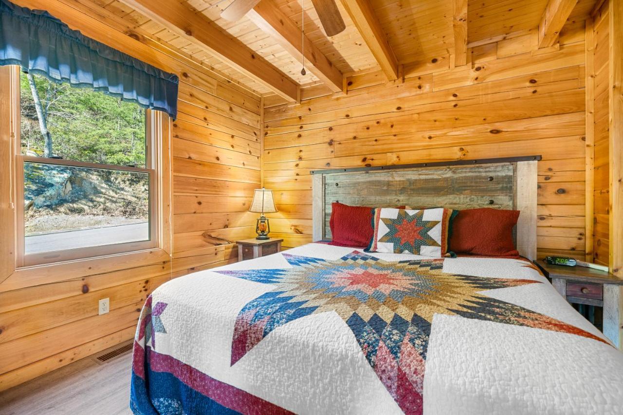 A Higher Calling, 1089 Of Free Area Attraction Tickets For Each Paid Day, Dollywood And More! Pigeon Forge Kültér fotó