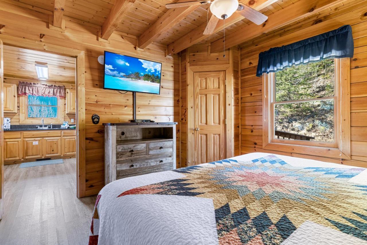 A Higher Calling, 1089 Of Free Area Attraction Tickets For Each Paid Day, Dollywood And More! Pigeon Forge Kültér fotó