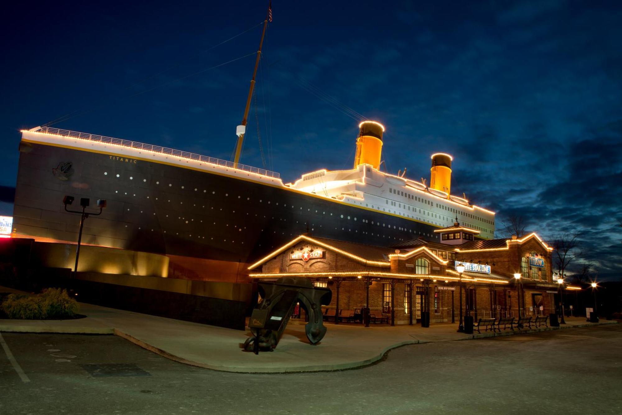 A Higher Calling, 1089 Of Free Area Attraction Tickets For Each Paid Day, Dollywood And More! Pigeon Forge Kültér fotó