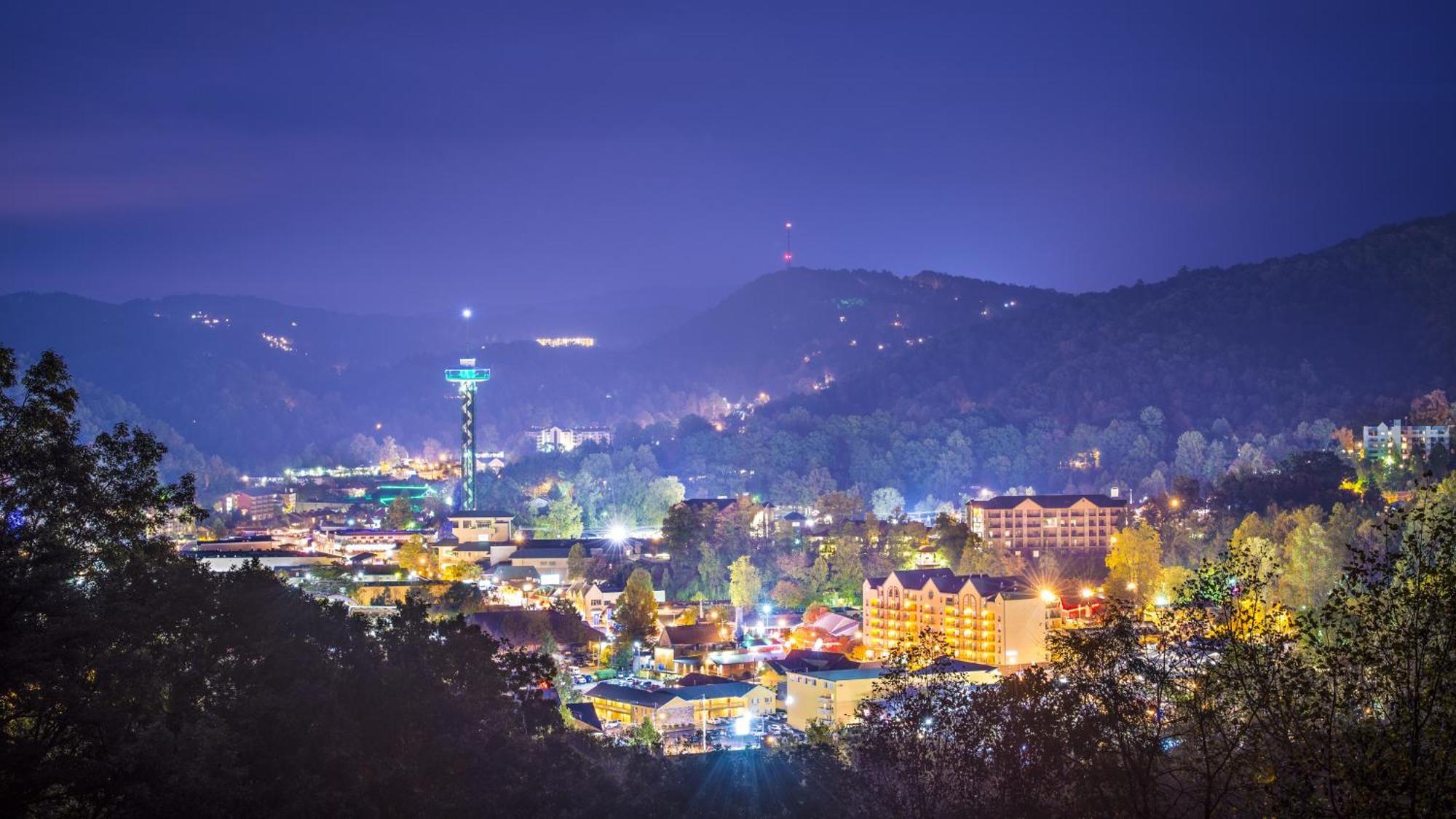 A Higher Calling, 1089 Of Free Area Attraction Tickets For Each Paid Day, Dollywood And More! Pigeon Forge Kültér fotó